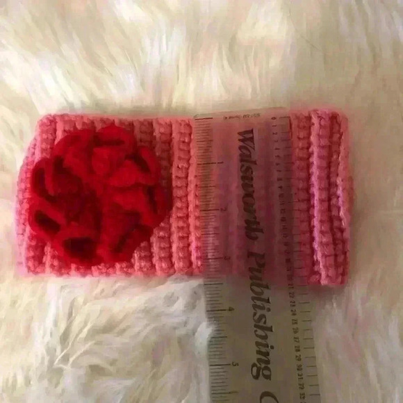 Handmade crocheted pink headwrap with red flower - Picture 5 of 5